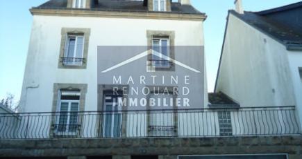  Biens AV - Maison de ville / bourg -   